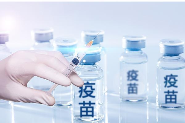 我國(guó)新冠疫苗累計(jì)接種近24億劑次，專家回應(yīng)熱點(diǎn)問題